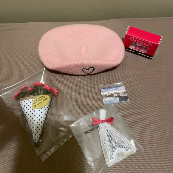 HTF NIB Grace Thomas Welcome Gifts Meet Accessories American Girl Doll NEW Beret